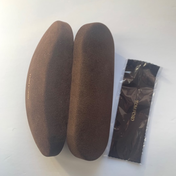 NWT Tom Ford 2 Piece Hard Sunglass Case with Cloth - Picture 4 of 4